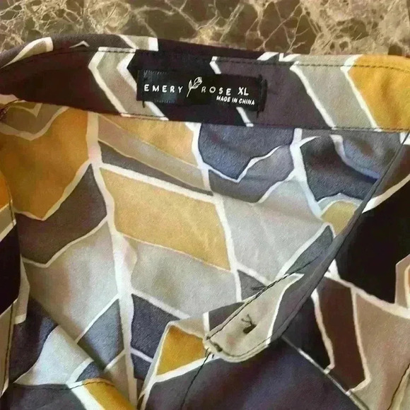 Emery Rose chevron black grey and mustard yellow button up shirt size XL - Picture 4 of 5